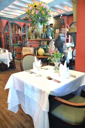 Best of manhattan 2016 The old-school interior of Isle of Capri, an old-fashioned Italian restaurant.