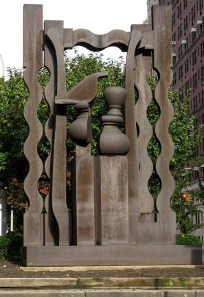 Park Avenue Sculpture Rises from the Rust Park Avenue Sculpture Rises from the Rust
