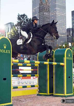 Riding Home Alexandra Crown jumping at the Rolex Central Park Horse Show. Photo: Courtesy Chronicle of the Horse Magazine