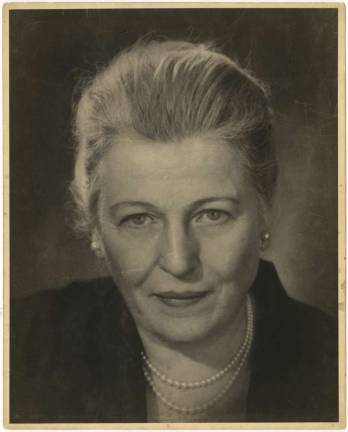 The Duchess and the Camera Editta Sherman (1912–2013). Pearl Buck, 1955. Gavelux print. New-York Historical Society, Gift of Kenneth Sherman.