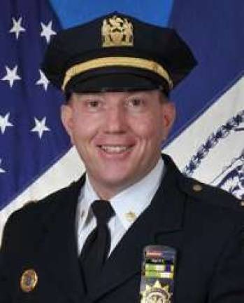 Former UES POlice Commander Arrested The 19th Precinct's former commander, Deputy Inspector James Grant, was arrested Monday on federal corruption and other charges.