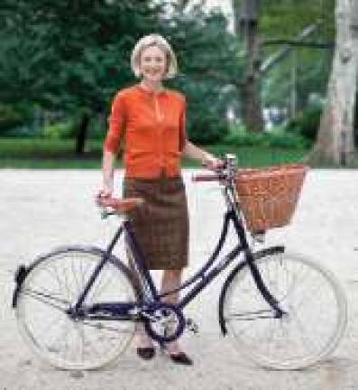 Blogger Tries to Put More Women on a Pedal (Actually, Two) Blogger Tries to Put More Women on a Pedal (Actually, Two)