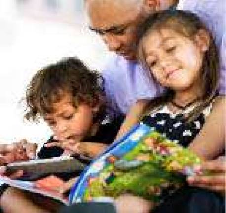 Parents Should Read to Kids Daily