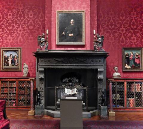 A hidden world of words Exhibition J.P. Morgan's Study with a Book of Hours from c. 1460. Photo by Adel Gorgy