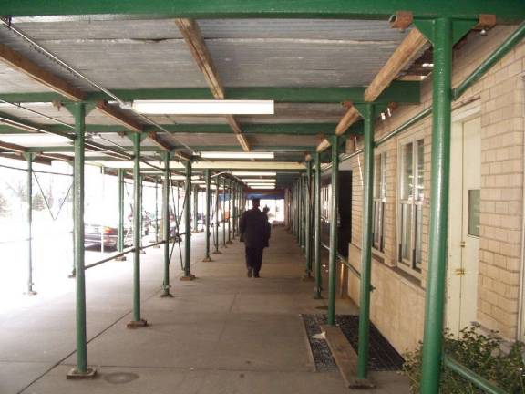 Overcrowding tops Downtown concerns Upper East Side Council Member Ben Kallos has introduced legislation that would limit the time that some scaffolding can stay in place. Photo: Carl, via flickr