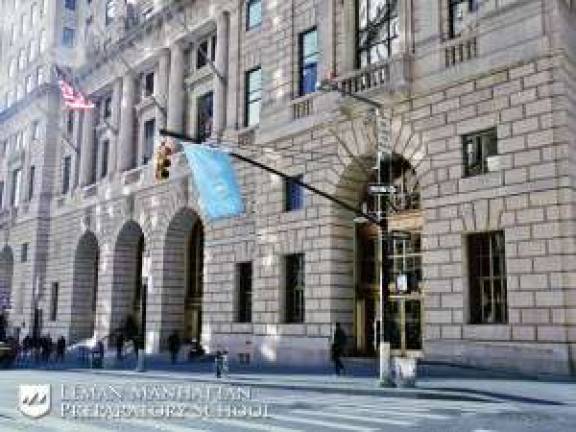 L?n Manhattan Prep. Welcomes Newbery Winner L?n Manhattan Prep. Welcomes Newbery Winner