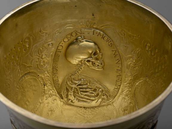 Gems in Relief Cup inset with Jan de Vos (ca. 1578–after 1619). "Allegory of Vanitas," dated 1614. Silver, with gilding; 128 × 100 × 102 mm (cup), 57 × 44 mm (medal). Stephen K. and Janie Woo Scher Collection. Photo: Michael Bodycomb