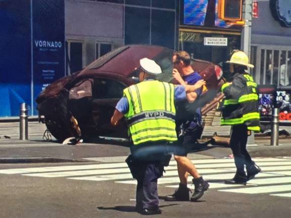 Driver kills 1, hurts 22 in Times Square A Honda Accord driven by a Bronx resident, Richard Rojas, plowed through a crowded Times Square sidewalk, killing one person and injuring 22, police said. Photo: Francisco Díaz De Azevedo