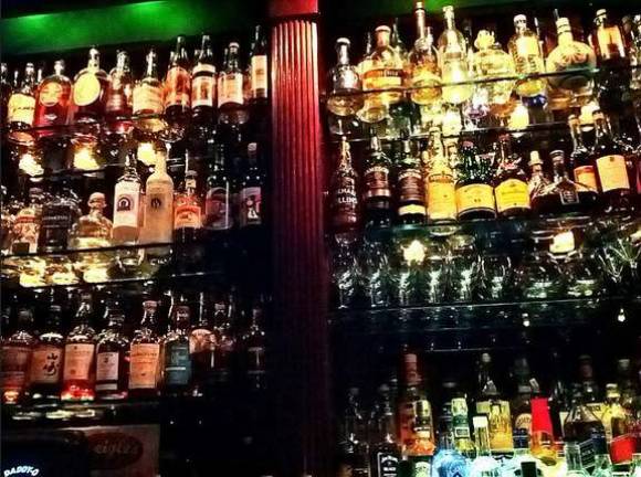 city Bars must serve pregnant women Women can not be denied alcohol if they are pregnant, according to recent guidelines issued by the city's Human Rights Commission. Photo: Ron Dollete, via flickr