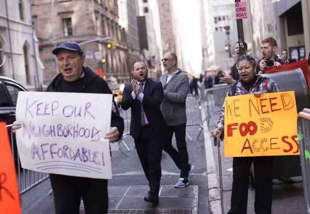 protests continue against grocery store closing Photos by William Alatriste