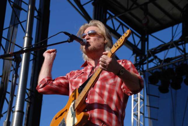 Despite Hall & Oates Turnout, Googa Mooga Experiences Growing Pains