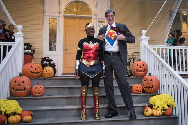 de blasio and the vanishing voter Mayor Bill de Blasio and First Lady Chirlane McCray host Gracie Mansion Halloween dressed at Clark Kent and Wonder Woman on Friday, October 27. Photo: Michael Appleton/Mayoral Photography Office