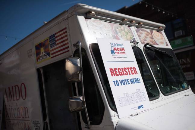 Online Voter Registration gets OK New York City residents may soon be able to register to vote online. Photo: Michael Appleton/Mayoral Photography Office.