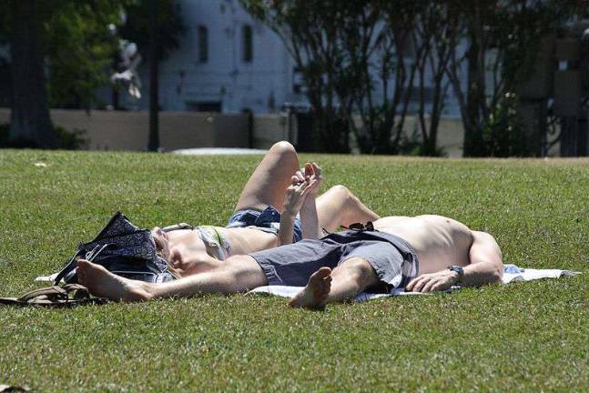 Sen. Schumer Says Google and Apple's New Digital Mapping System Will Spy on Sunbathers Sen. Schumer Says Google and Apple's New Digital Mapping System Will Spy on Sunbathers