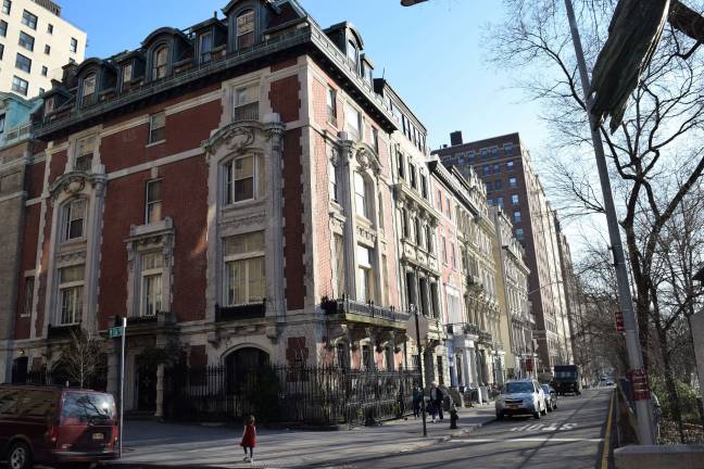 The Ghosts of Riverside Drive Dan Wakin’s new book, “The Man with the Sawed-Off Leg and Other Tales of a New York City Block,” chronicles the history of seven townhouses on Riverside Drive and that of those who lived in them. Photo: Michael Garofalo