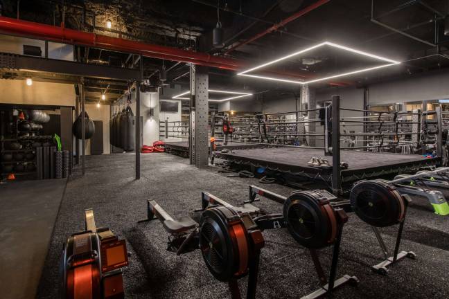 box yourself into fitness Midtown’s EverybodyFights has high-end amenities, and a no-nonsense approach to training. Photo courtesy of EverybodyFights