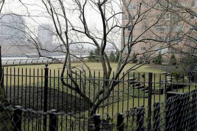 Upper East Side Lacking In Greenery: Residents Look to Sutton Place Upper East Side Lacking In Greenery: Residents Look to Sutton Place