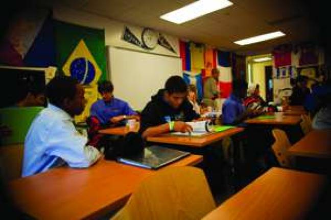 The World Awaits at L?n School The World Awaits at L?n School