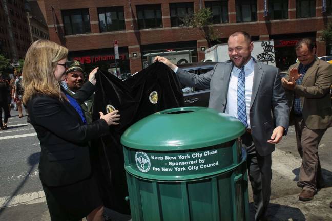 Trash Bins Installed Photo: William Alatriste