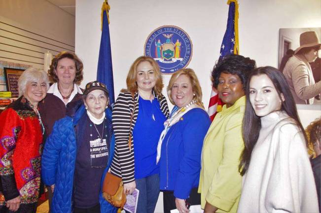 Seawright honors women in community Seawright honors women in community