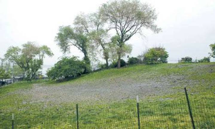 Letter: Derelict Landscaping at Gracie Mansion Letter: Derelict Landscaping at Gracie Mansion