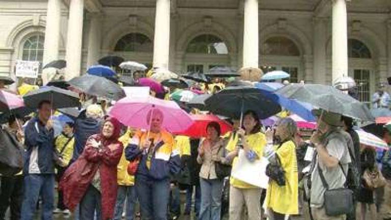 Residents Continue Fight Against Garbage Dump Residents Continue Fight Against Garbage Dump