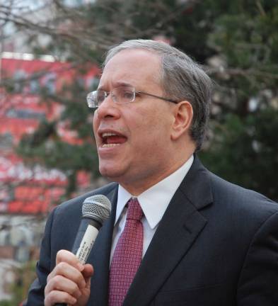 A recent report by Comptroller Scott Stringer showed that while business throughout the city is booming, many low-income and minority business owners are being left out of the profits.&#xa0;Photo: Thomas Good, via Wikimedia Commons