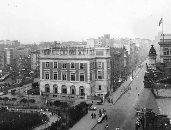 Rush to Protect Seward Park Library