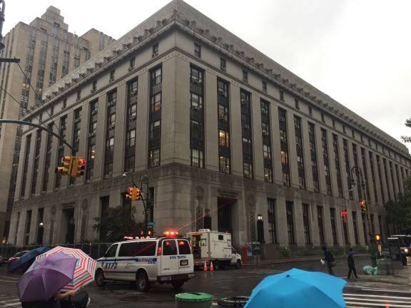 The administration of Mayor Bill de Blasio has proposed 80 Centre St. as the location of a new 1,510-bed detention center, part of the city’s plan to close the Rikers Island jail facilities. The corner is now the site of the Louis J. Lefkowitz State Office Building, which houses courtrooms and offices of the Manhattan District Attorney, City Clerk, Manhattan Marriage Bureau and other city agencies. Photo: Michael Garofalo
